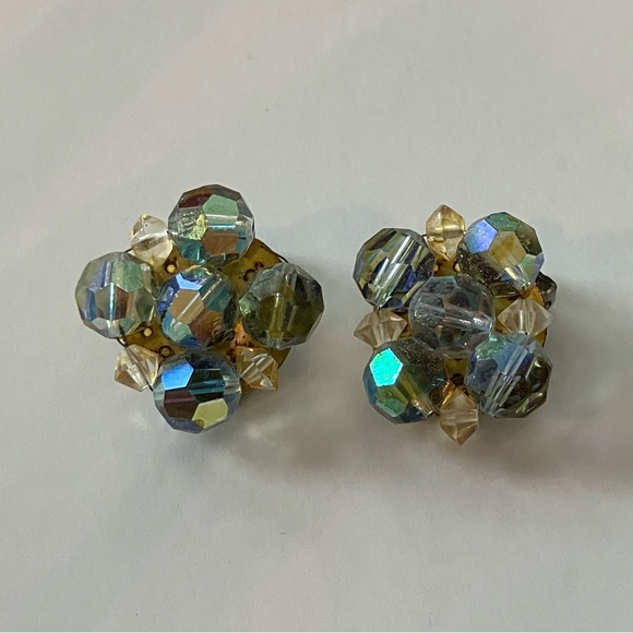 Vintage Clip Earrings - Picture 1 of 2